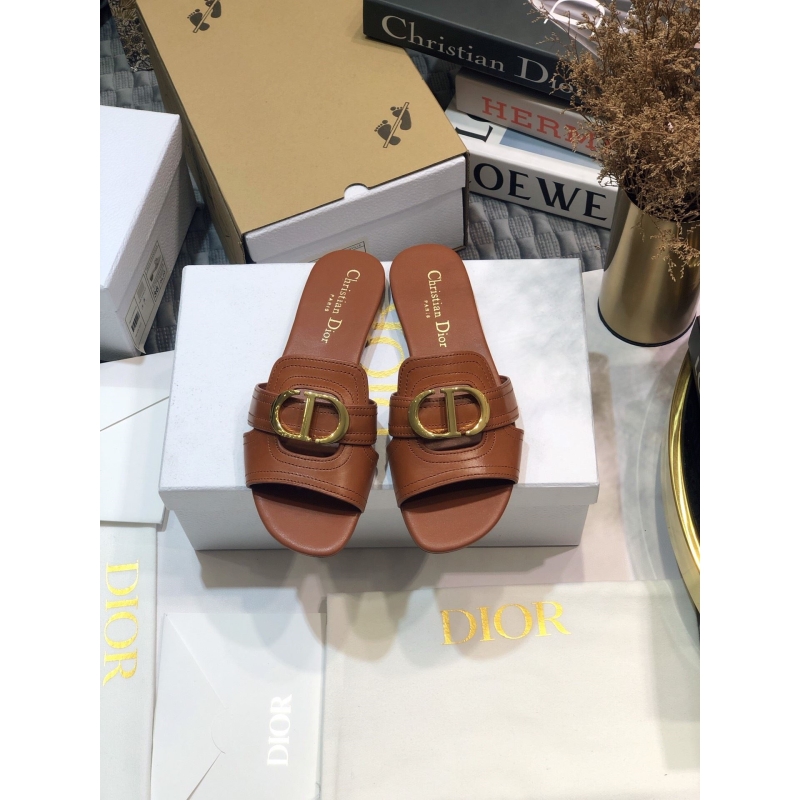 ch**an D*or slippers